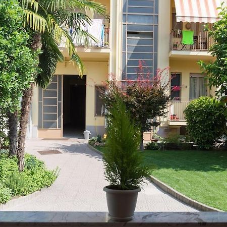 At Home 128 : Little Garden In The City Turin Exteriör bild